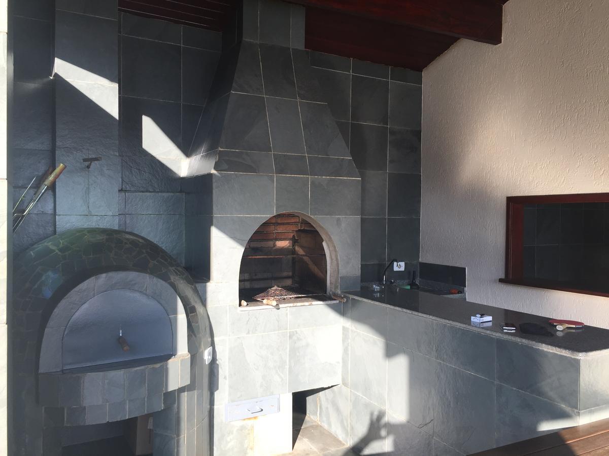 Linda Chacara Com Piscina Villa อาทิบายา ภายนอก รูปภาพ