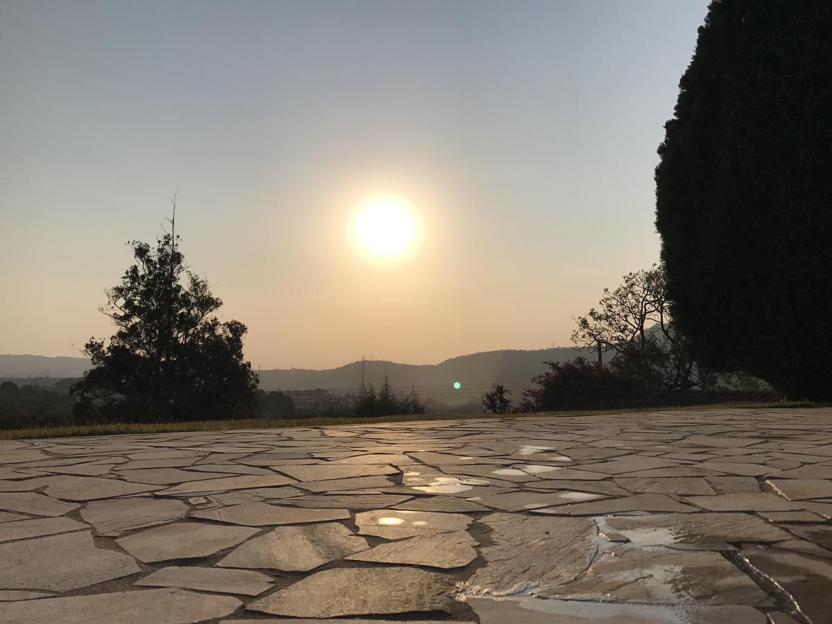 Linda Chacara Com Piscina Villa อาทิบายา ภายนอก รูปภาพ