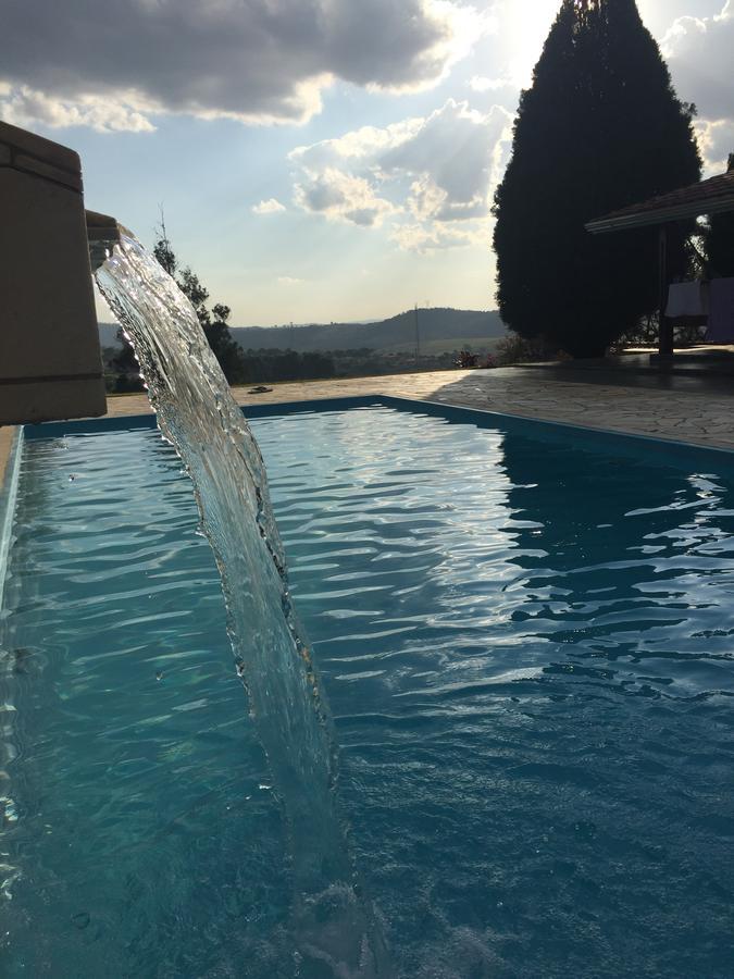 Linda Chacara Com Piscina Villa อาทิบายา ภายนอก รูปภาพ